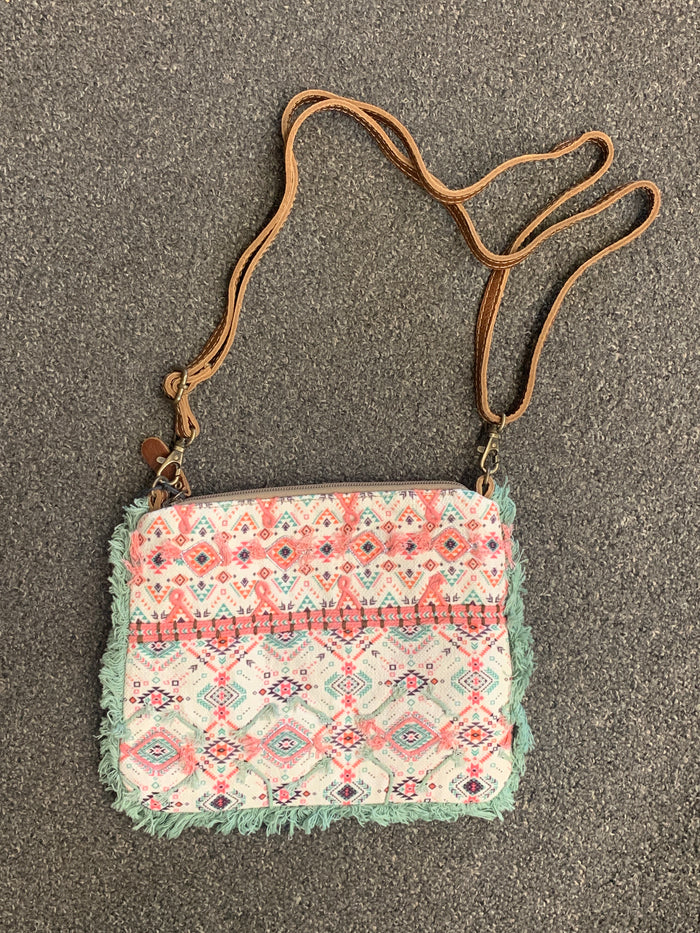 Myra Crossbody Bag - Tres de Quatro